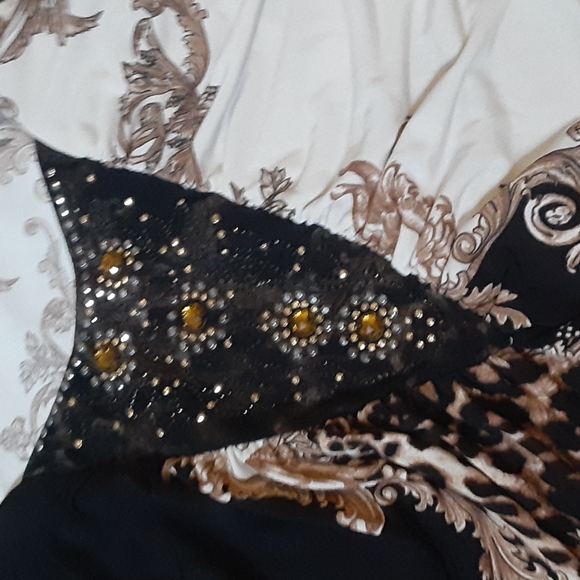 MASSEYS BROWN AND BLACK PRINT - Picture 2 of 9